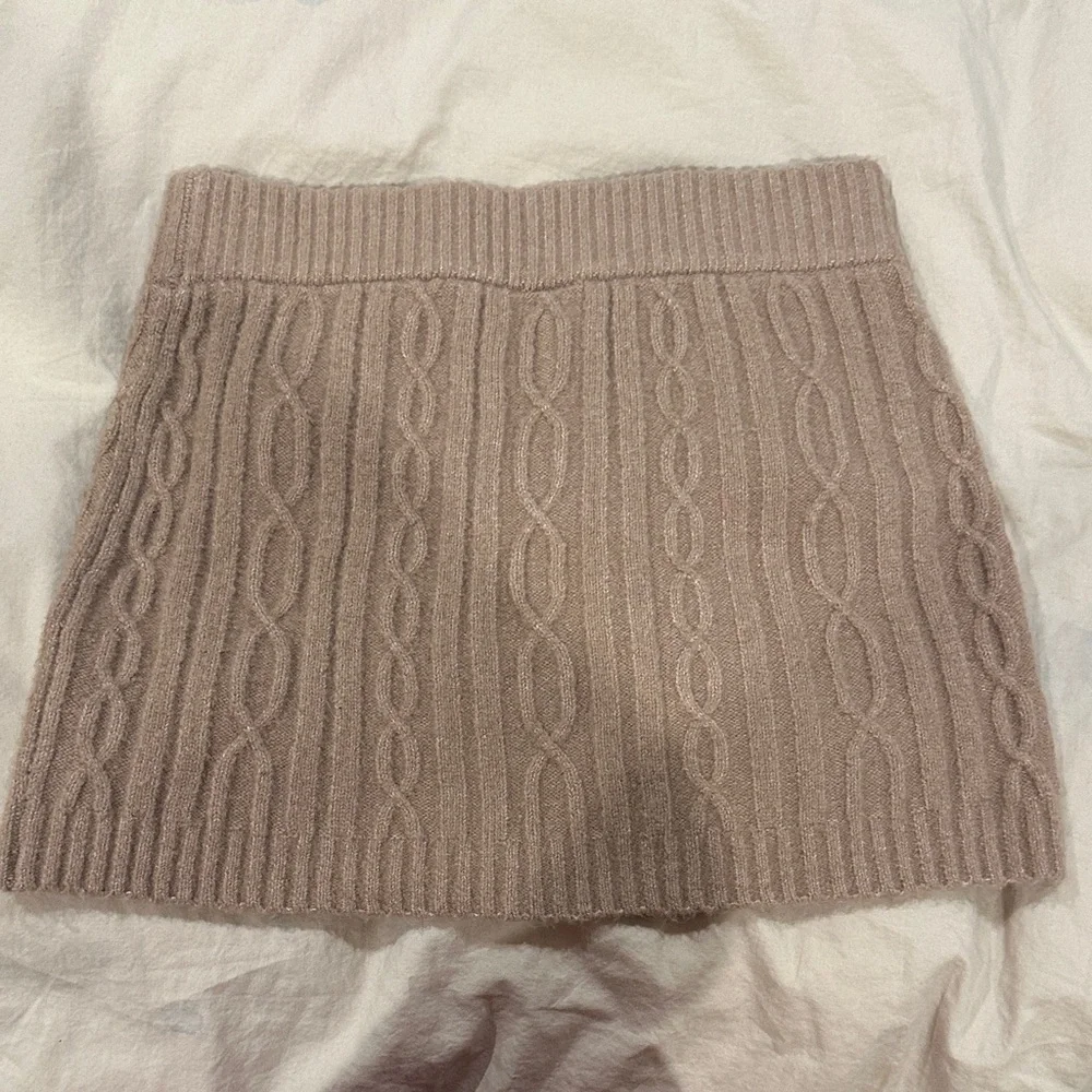 ALO Yoga Women's Beige Cable Knit Mini Skort